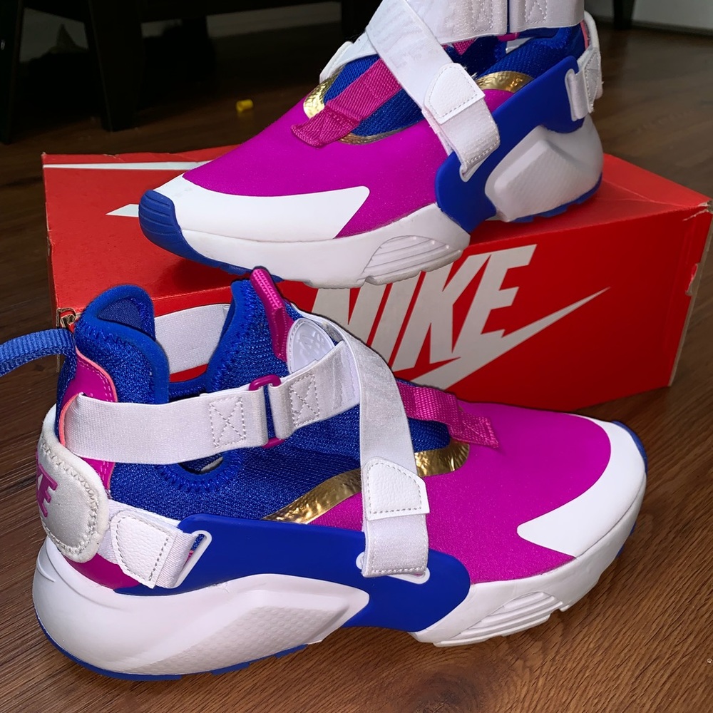 Big Kids Nike Huaraches City Casual Shoe